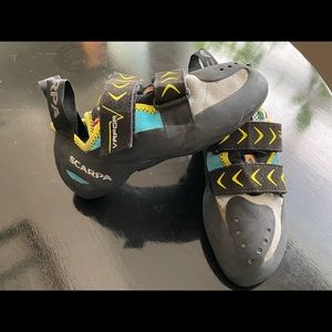 Scarpa vapor v Velcro climbing shoes